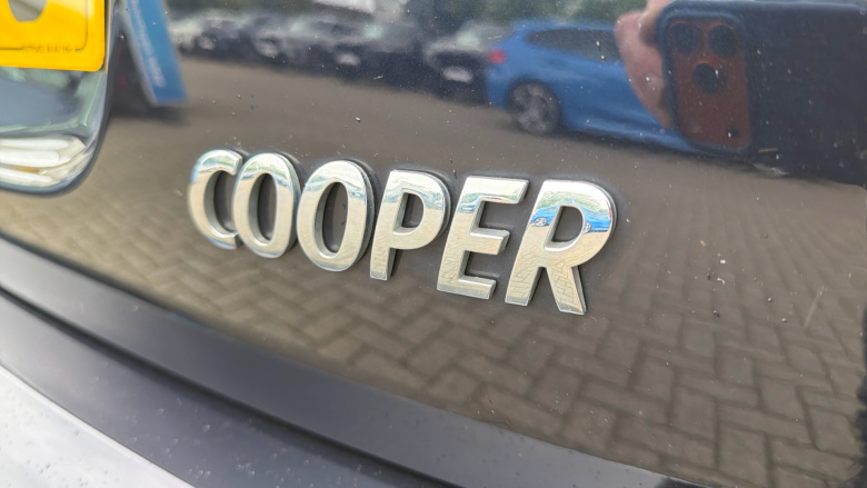 MINI Hatchback 1.5 Cooper Classic 3dr Auto Petrol Hatchback